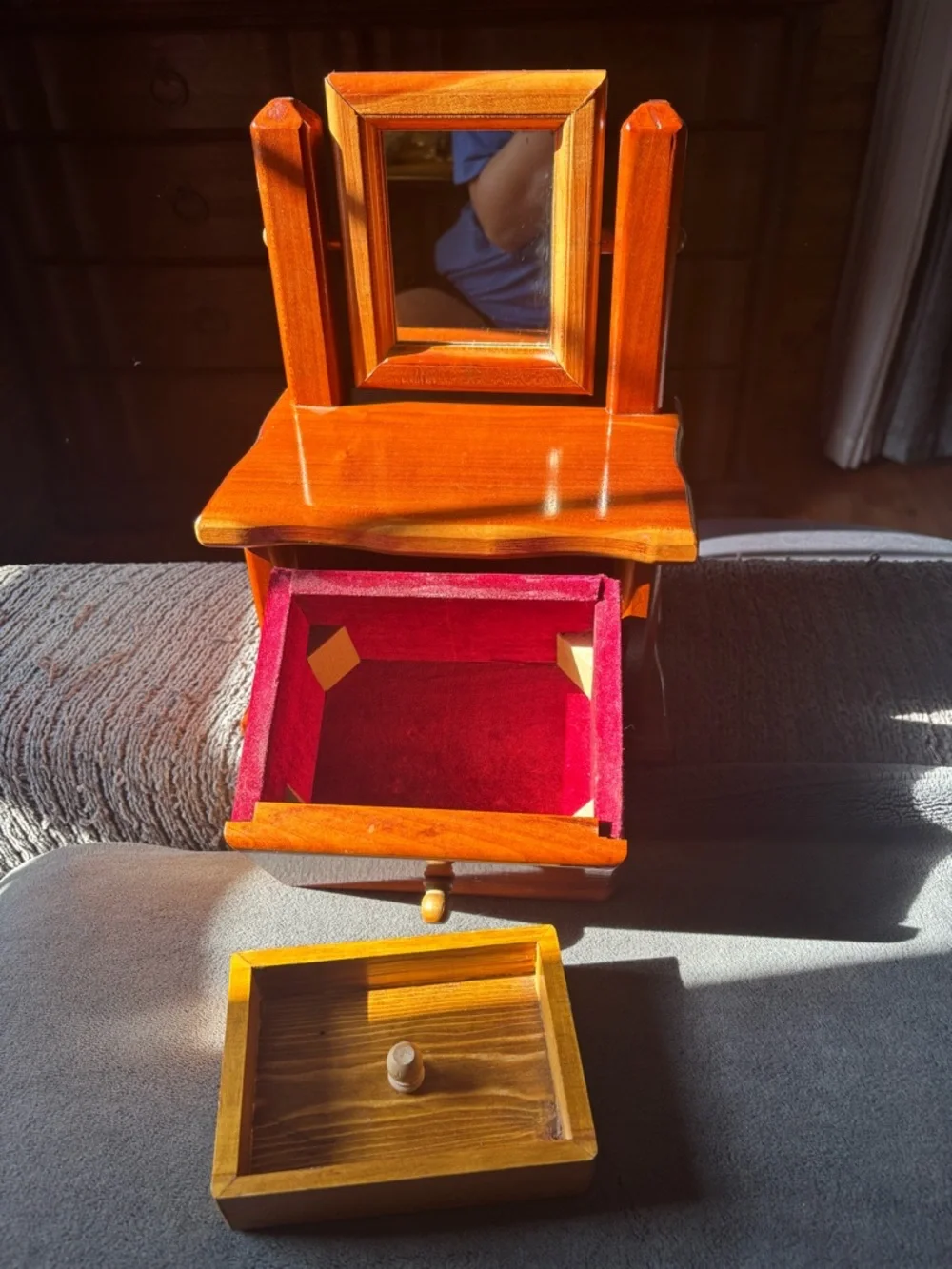 Vintage Tabletop Vanity Jewelry Chest, Cedar Wood Color